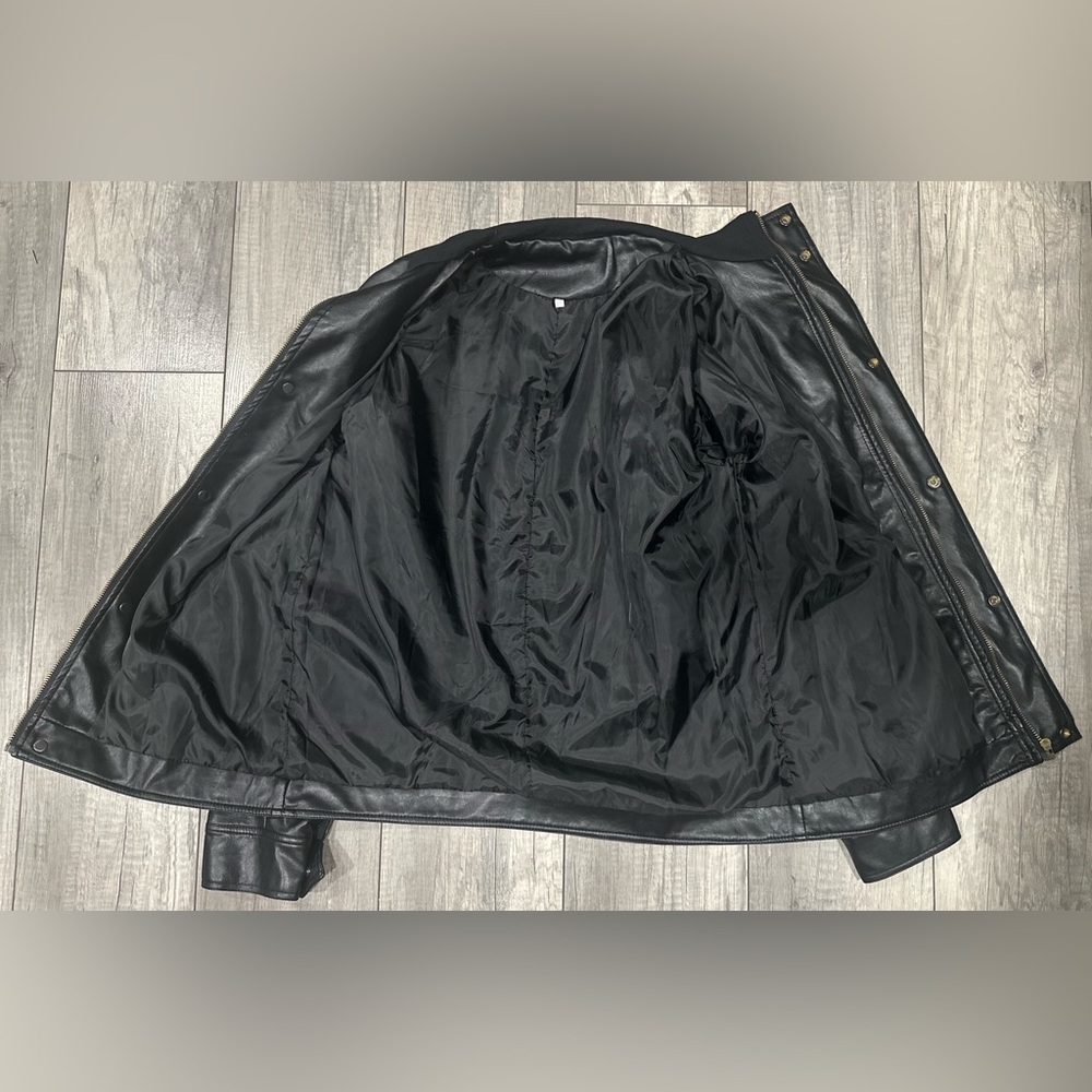 Black Motorcycle Style Jacket - image 5